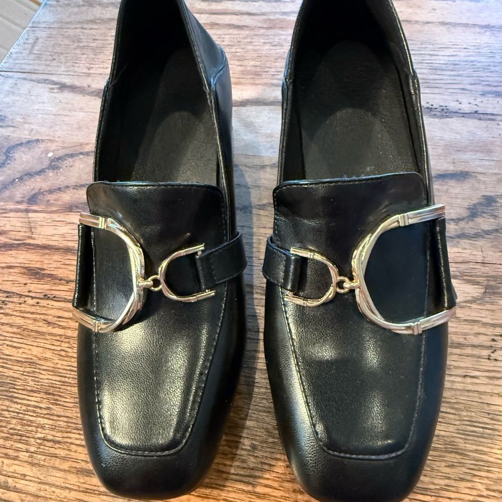 Black Leather square Toe Loafer Heels Gold Hardware Size 5 NWOT - Picture 2 of 11
